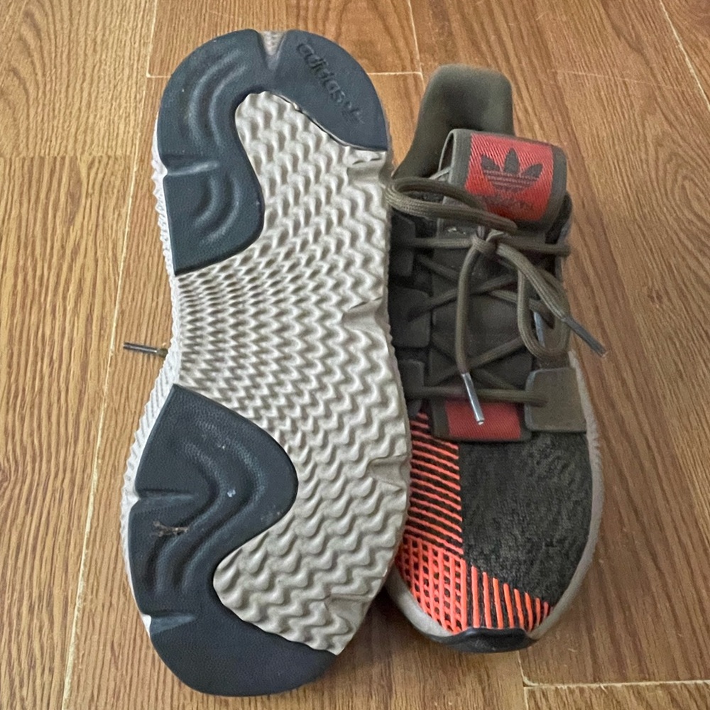 Adidas Sneakers